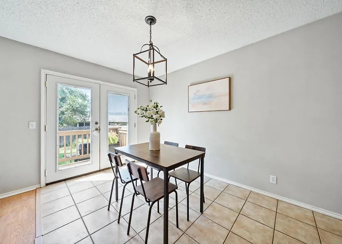 Cozy Retreat 3br Near Austin * Round Rock