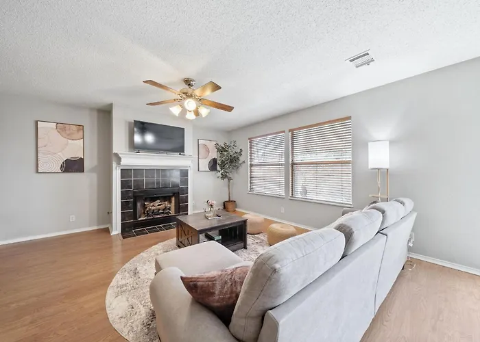 Cozy Retreat 3br Near Austin Holiday home
