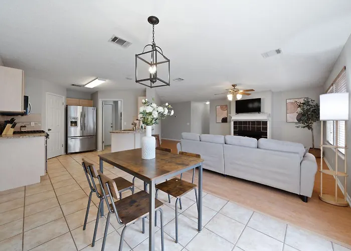 Cozy Retreat 3br Near Austin Holiday home *