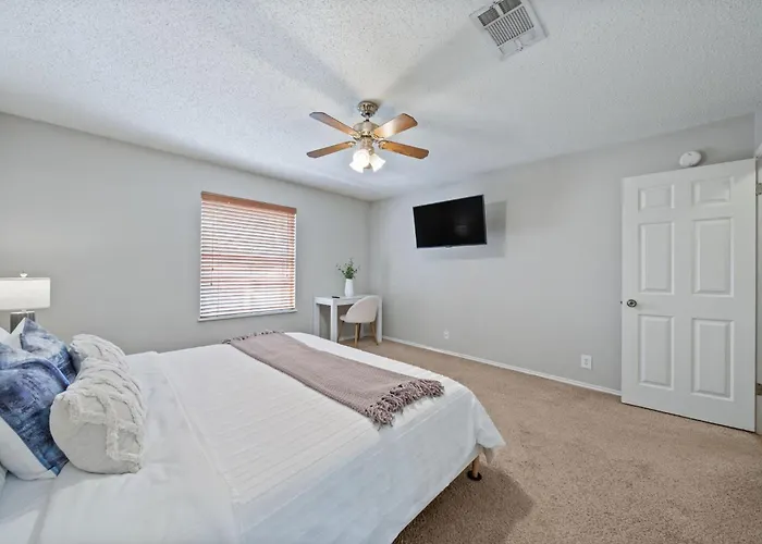 Cozy Retreat 3br Near Austin Holiday home *